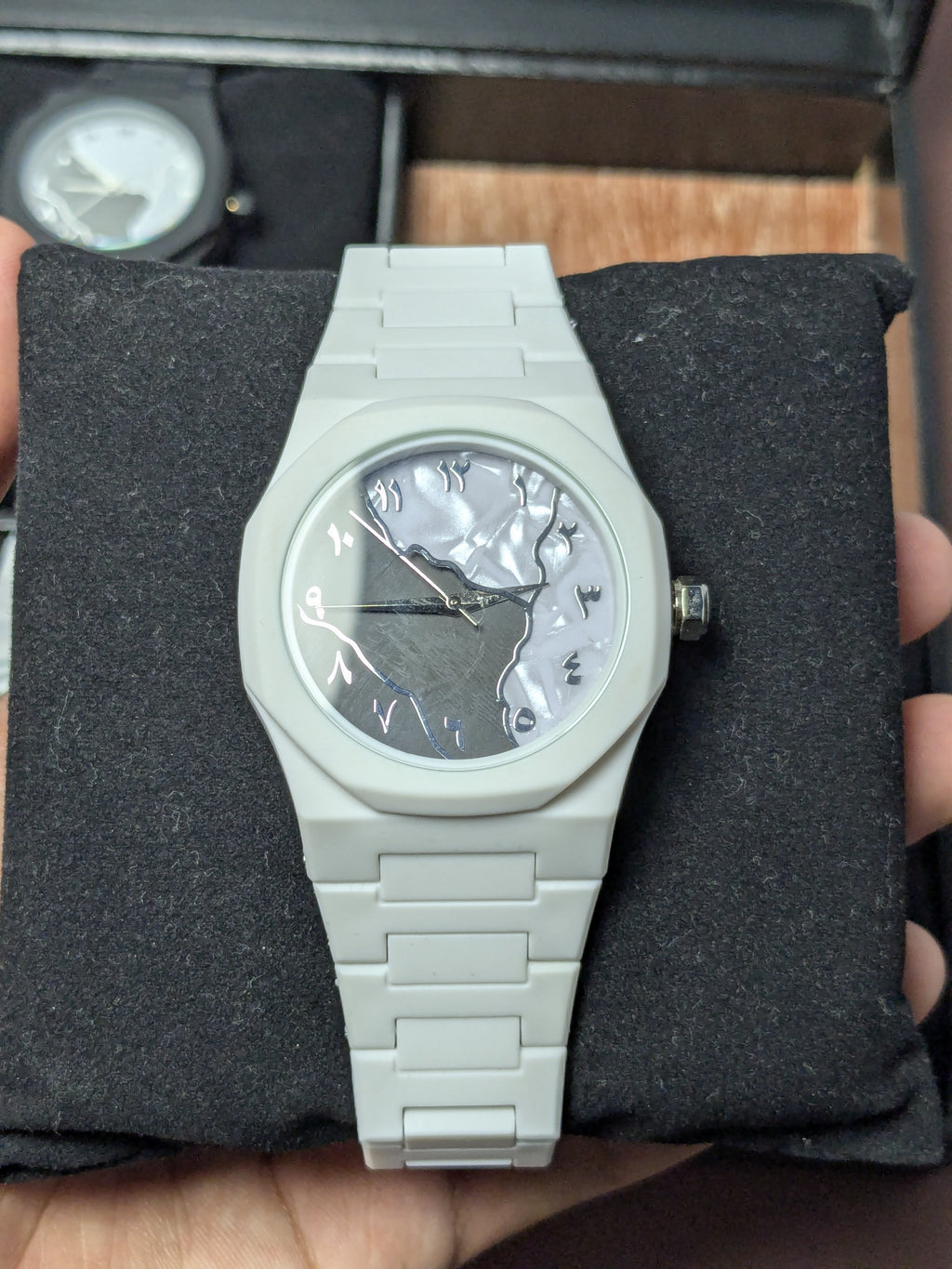 Arabic Minimalist Watch White ( Dial Black X White)